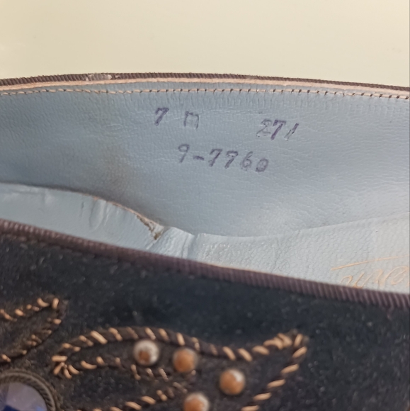 Vintage Genie slippers - Picture 5 of 5